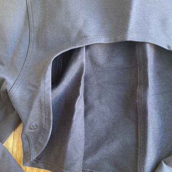 Lululemon LA Reversible Mock Neck - Picture 9 of 10